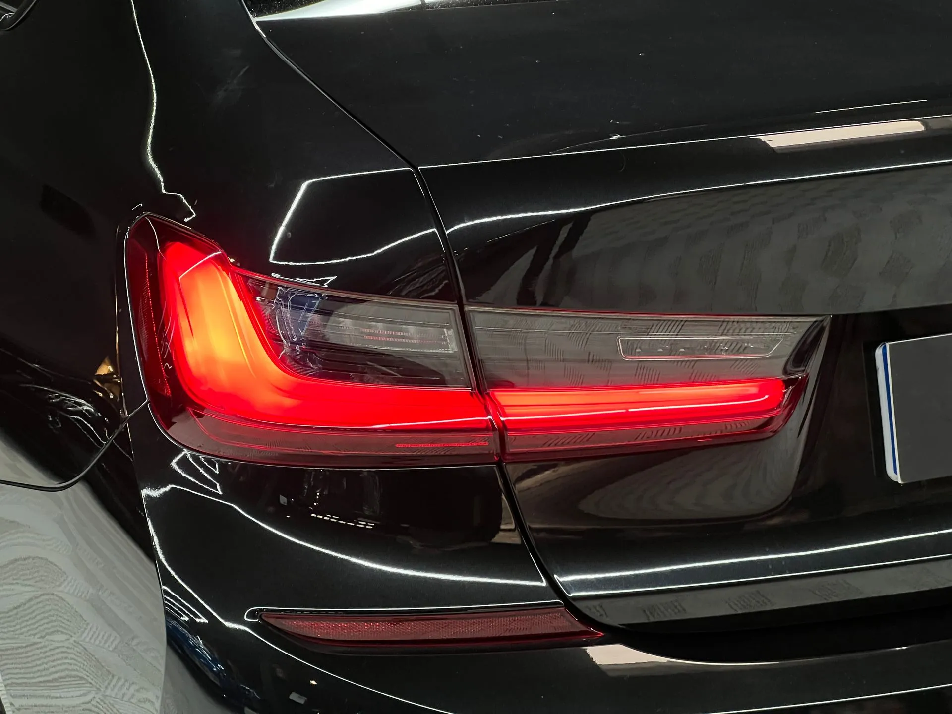 
								BMW 330I PACK M full									