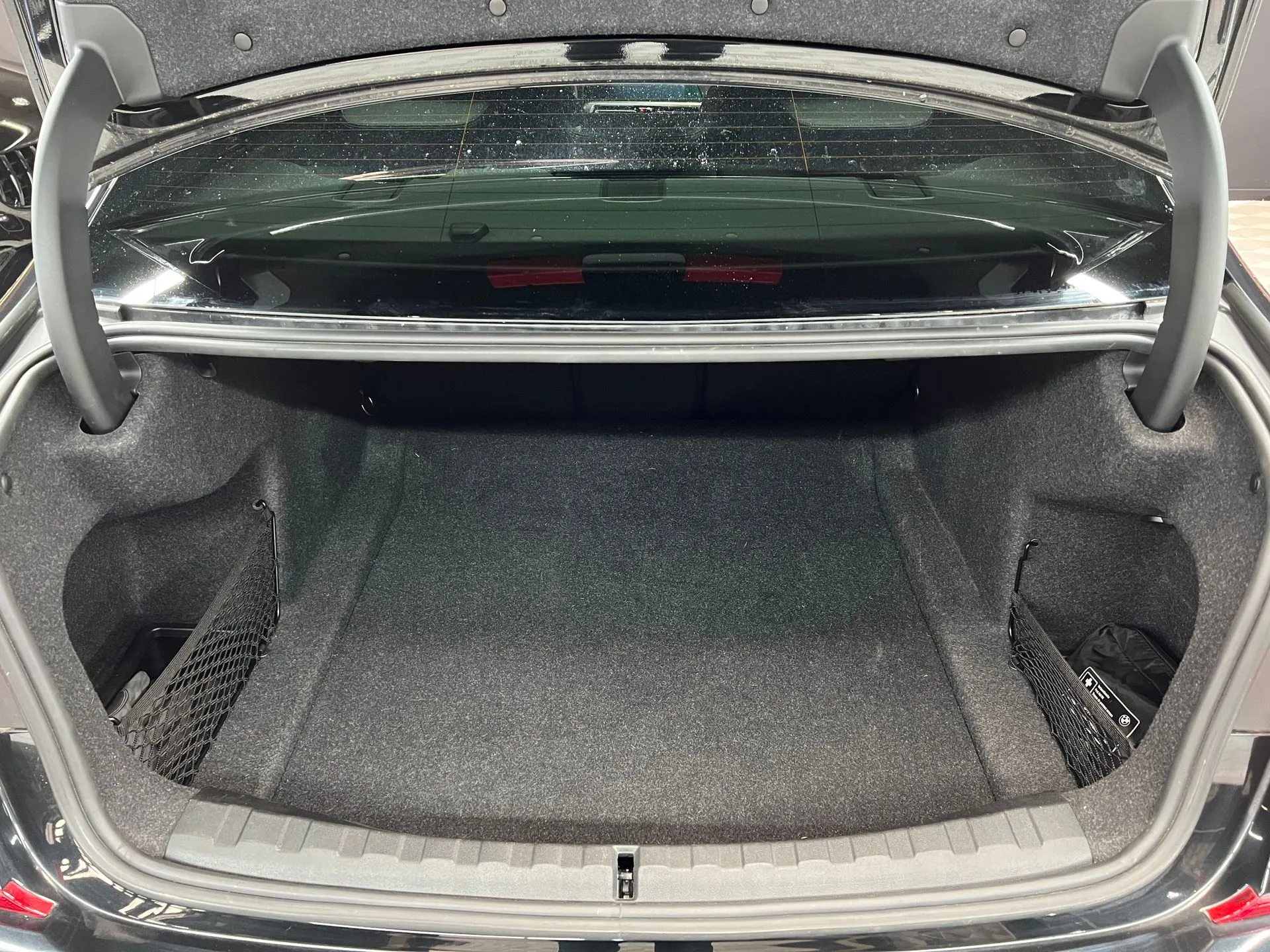
								BMW 330I PACK M full									
