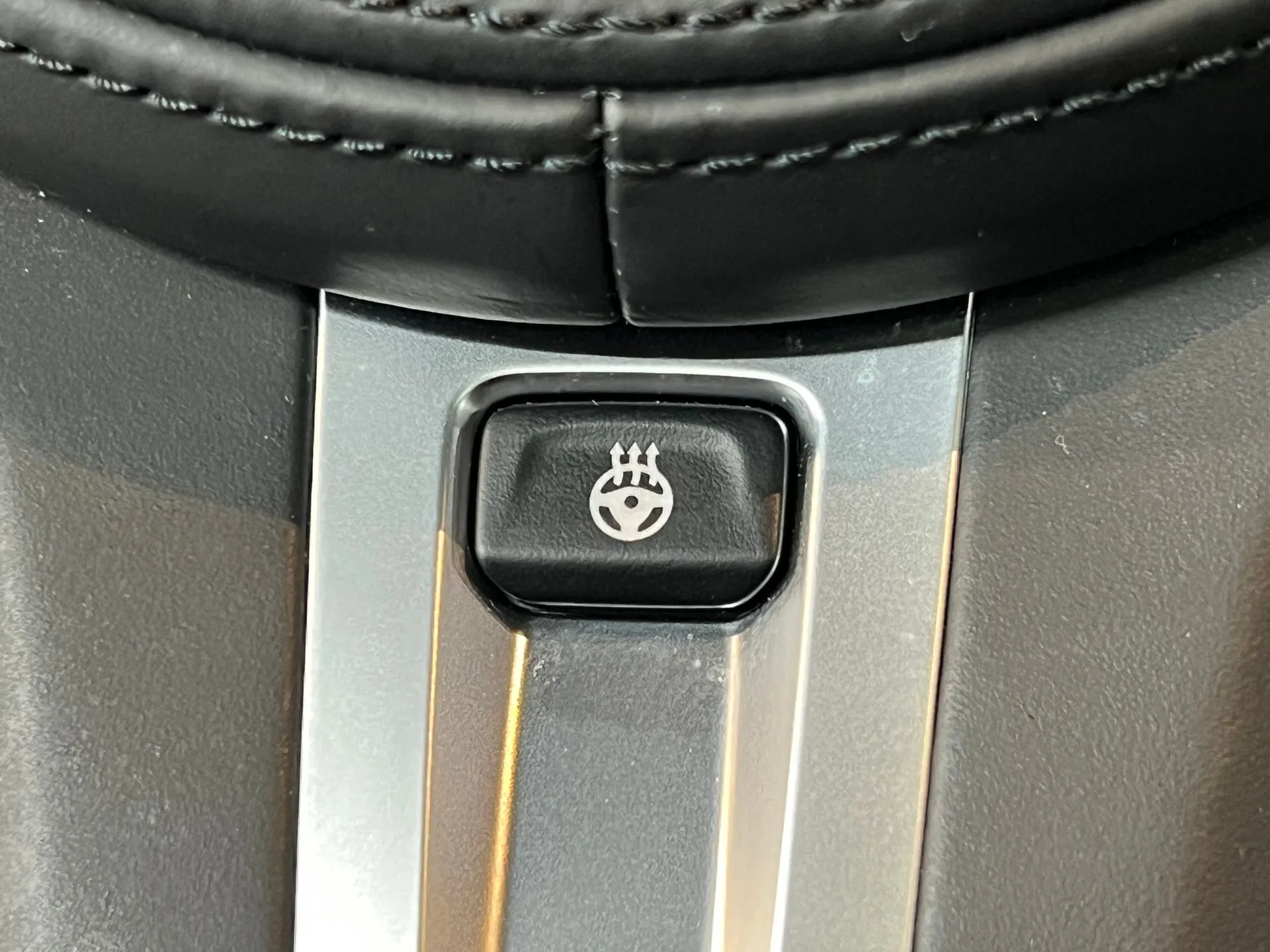 
								BMW 330I PACK M full									