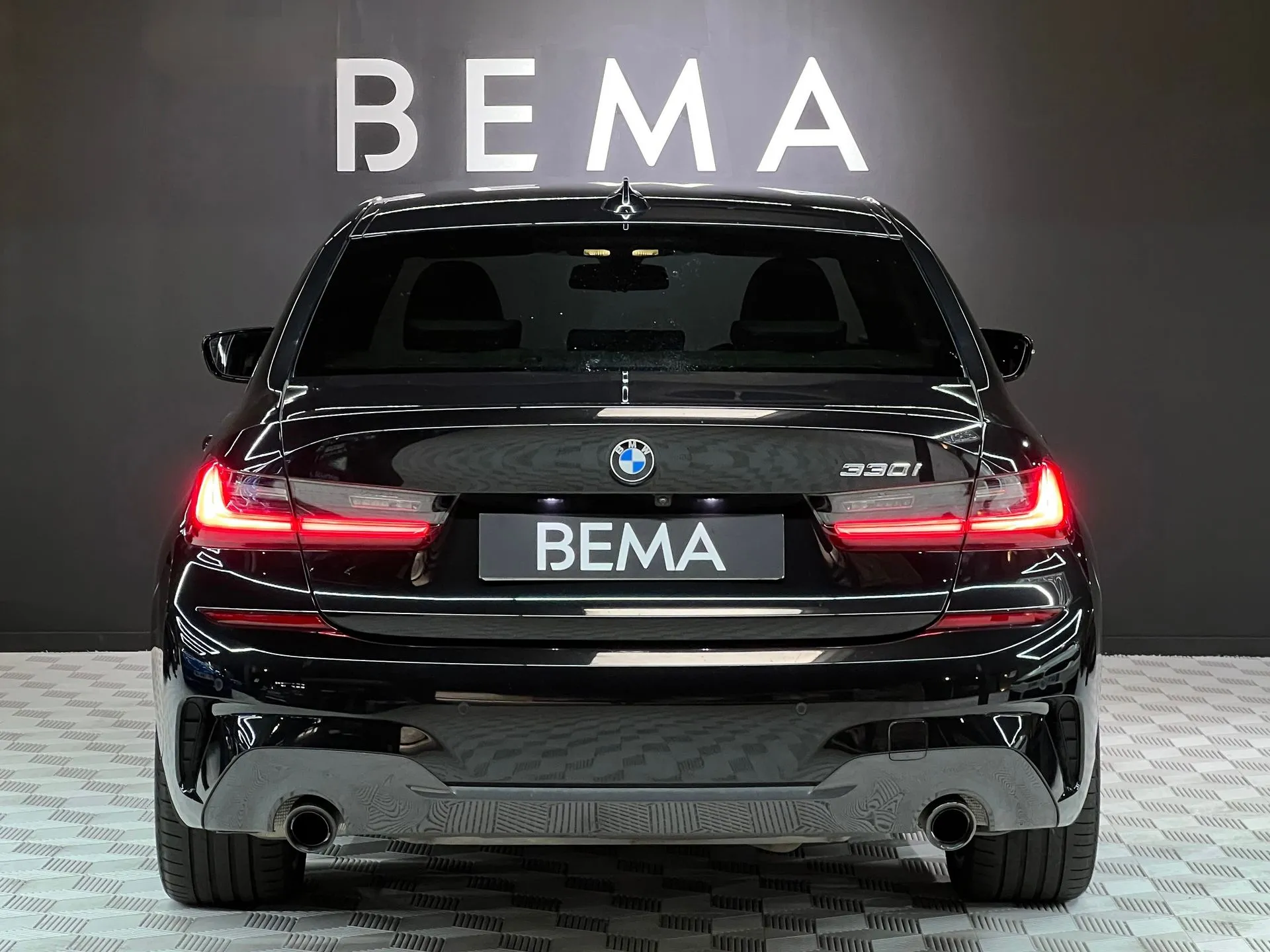 
								BMW 330I PACK M full									
