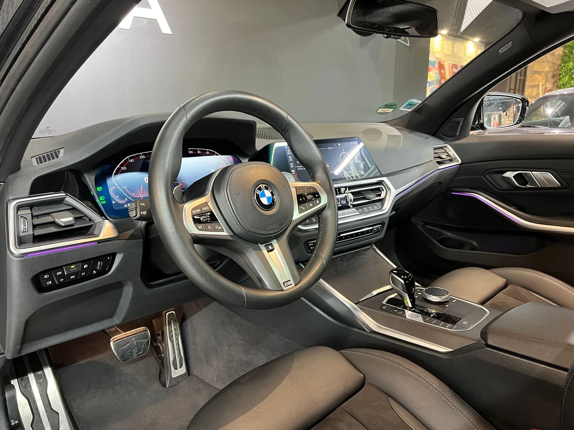 
								BMW 330I PACK M full									