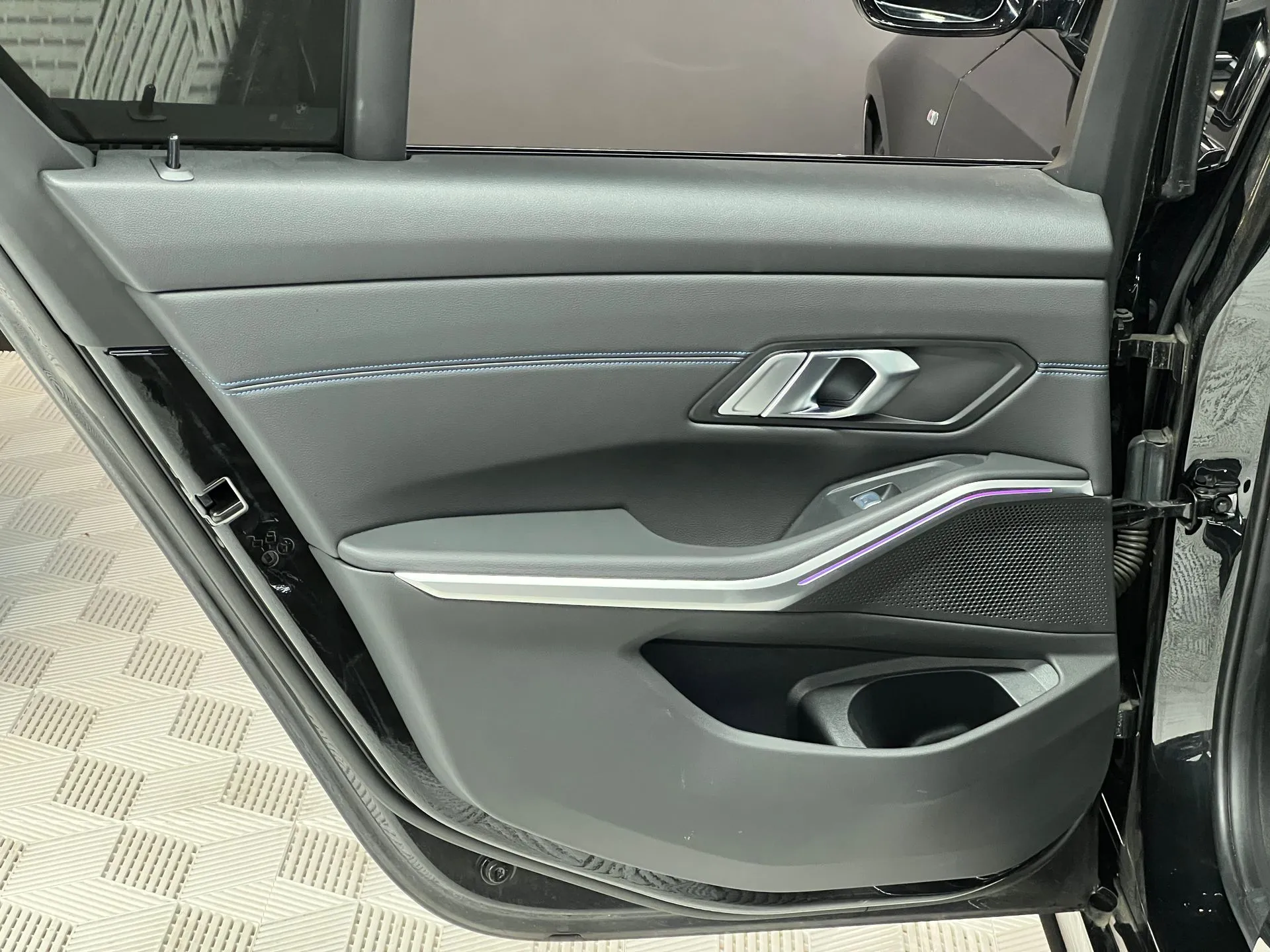 
								BMW 330I PACK M full									