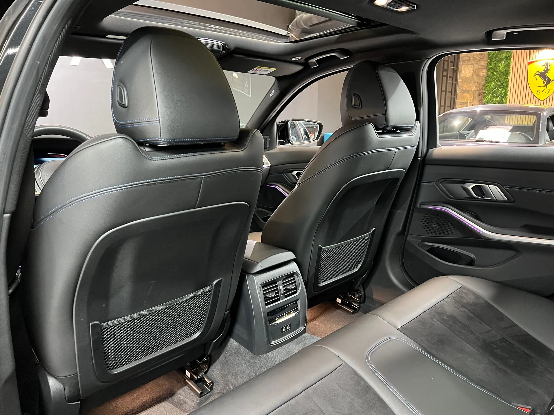 
								BMW 330I PACK M full									