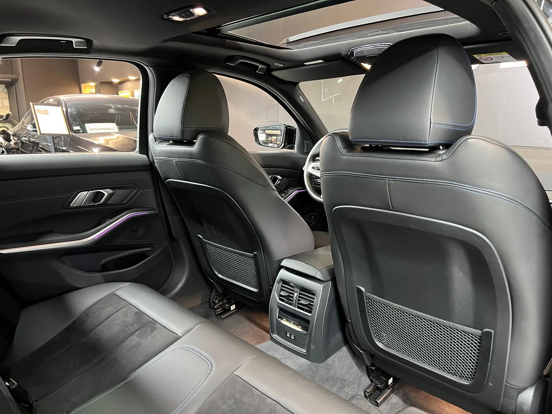 
								BMW 330I PACK M full									