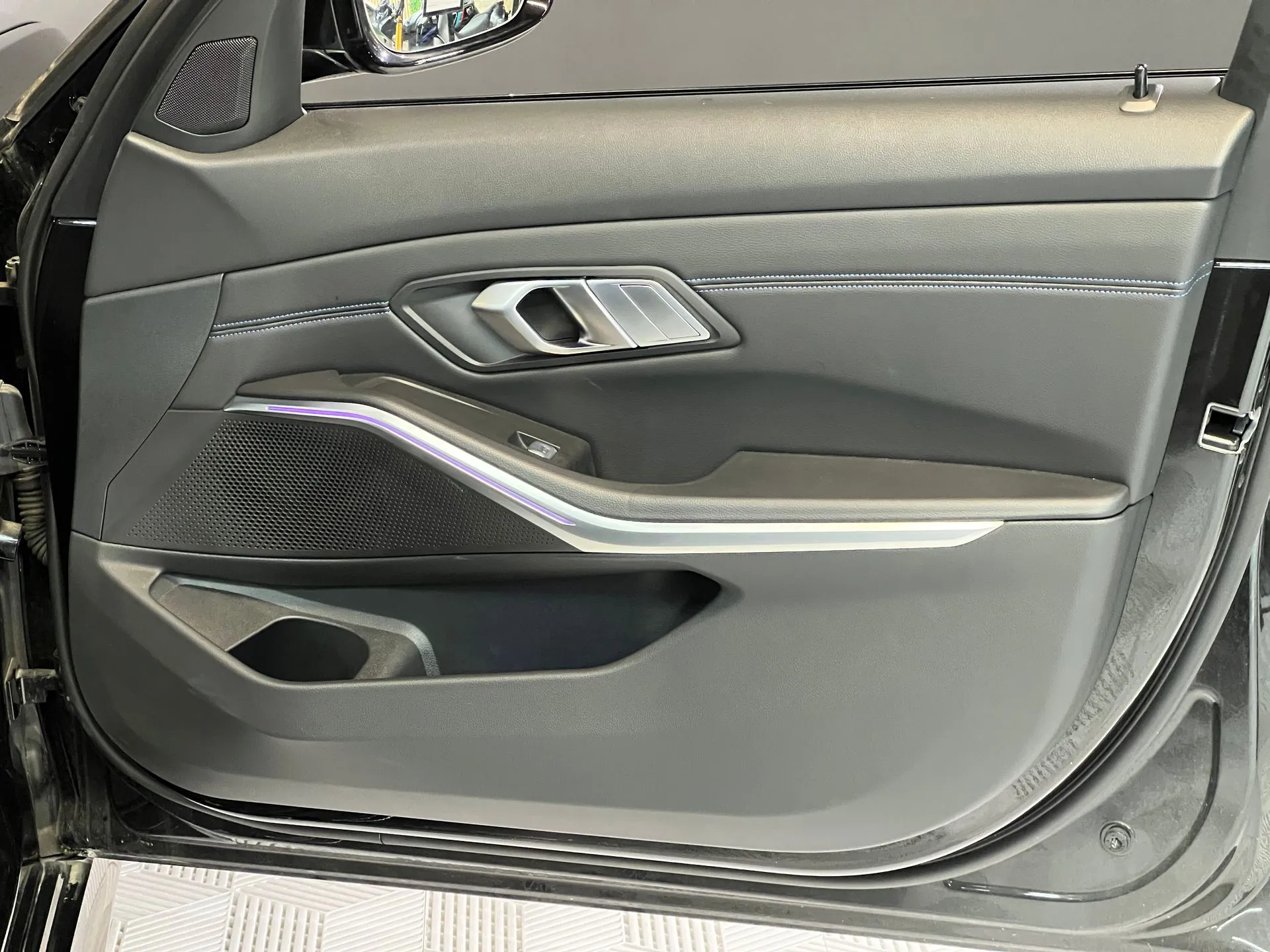 
								BMW 330I PACK M full									