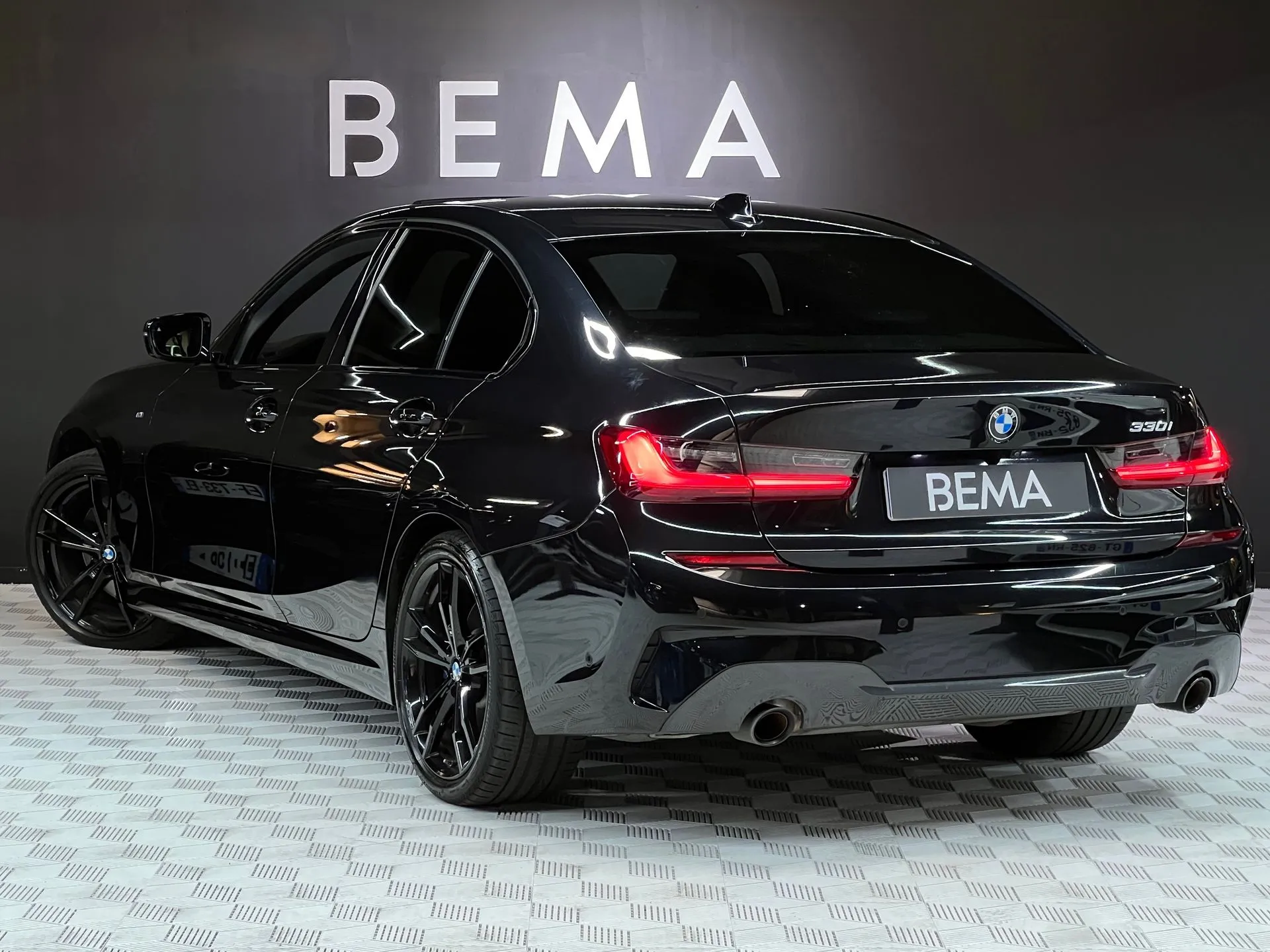 
								BMW 330I PACK M full									