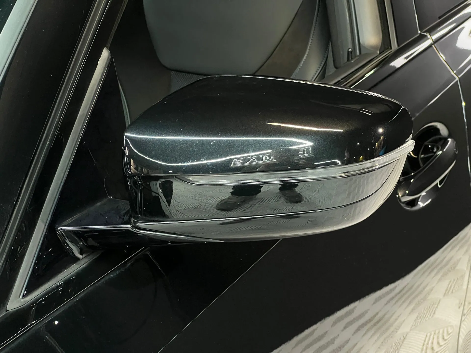 
								BMW 330I PACK M full									