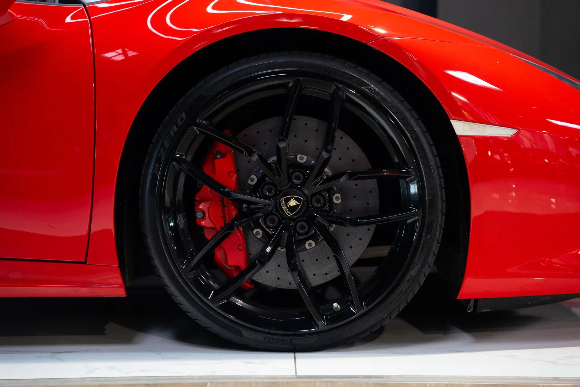 
								LAMBORGHINI HURACAN SPYDER full									