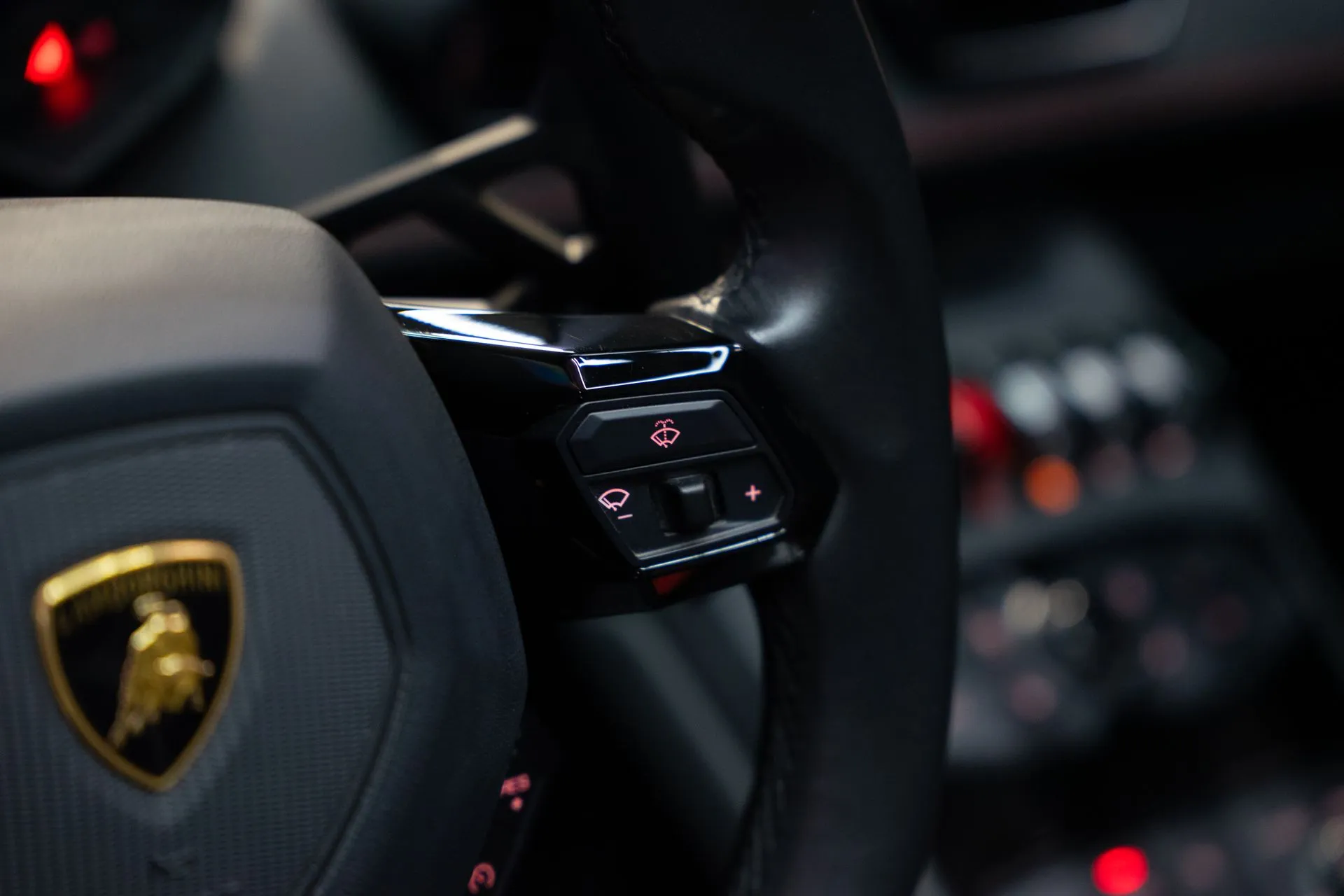 
								LAMBORGHINI HURACAN SPYDER full									