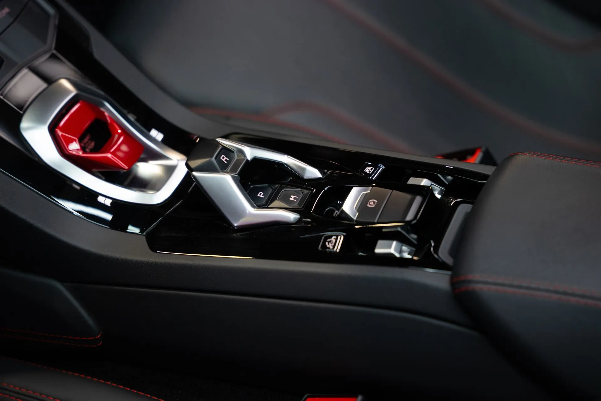 
								LAMBORGHINI HURACAN SPYDER full									