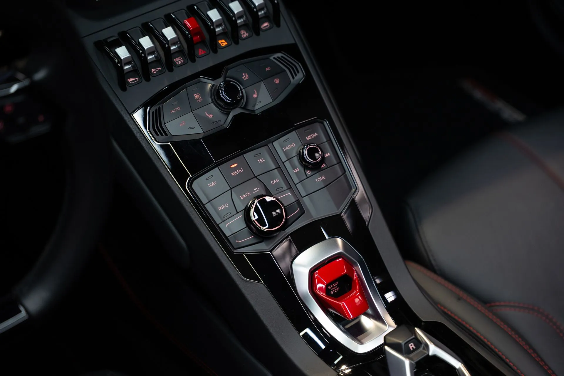 
								LAMBORGHINI HURACAN SPYDER full									
