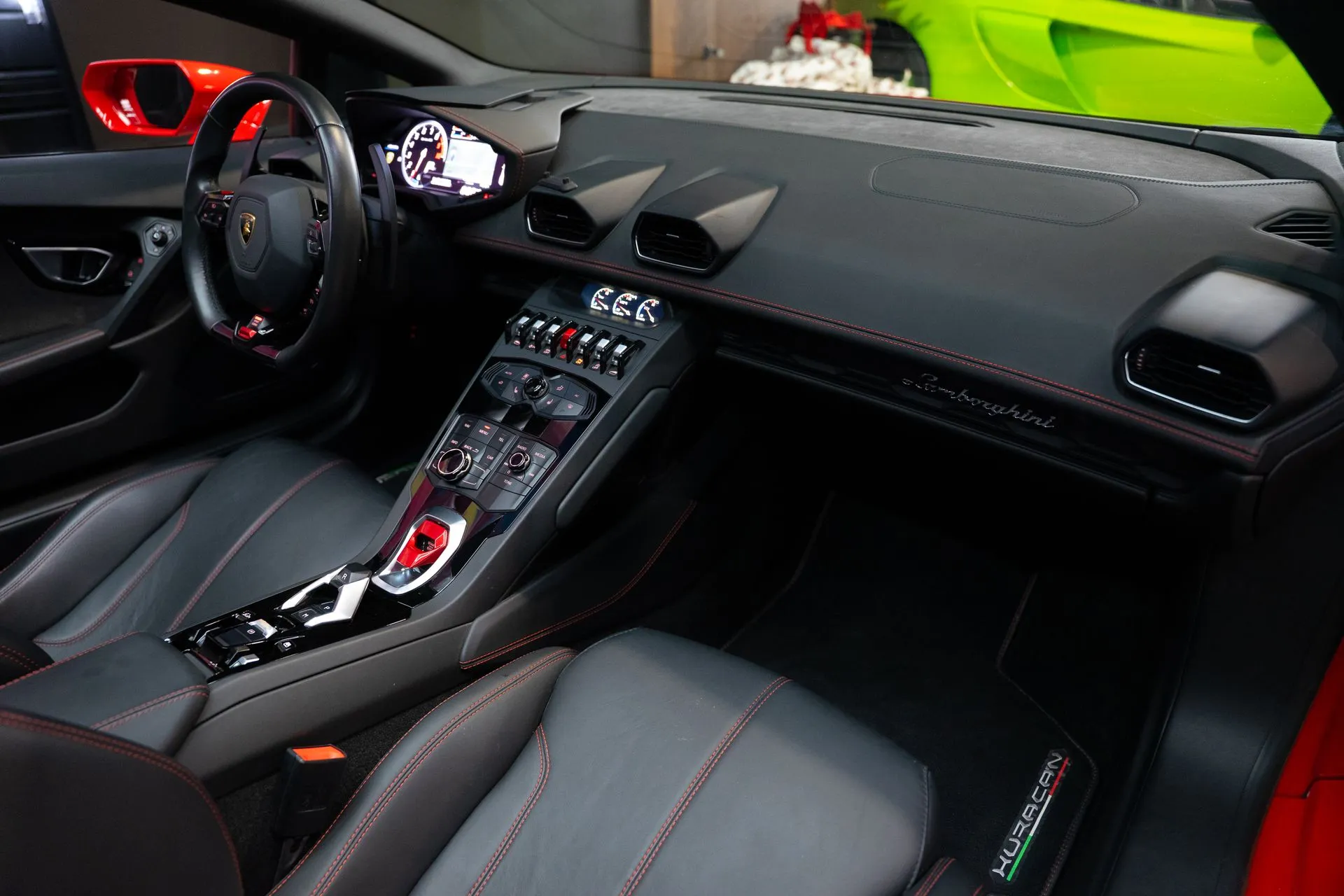 
								LAMBORGHINI HURACAN SPYDER full									