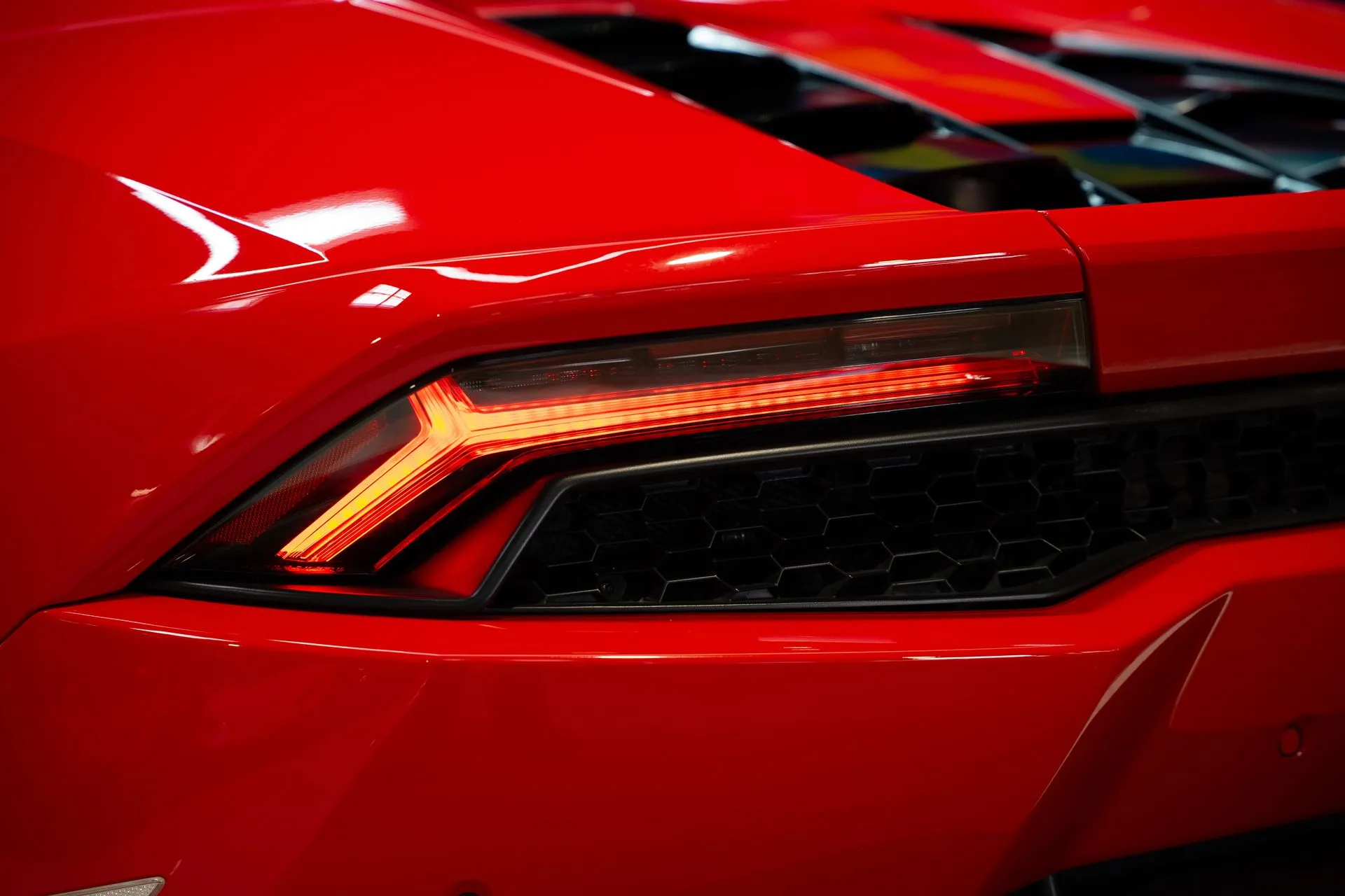 
								LAMBORGHINI HURACAN SPYDER full									