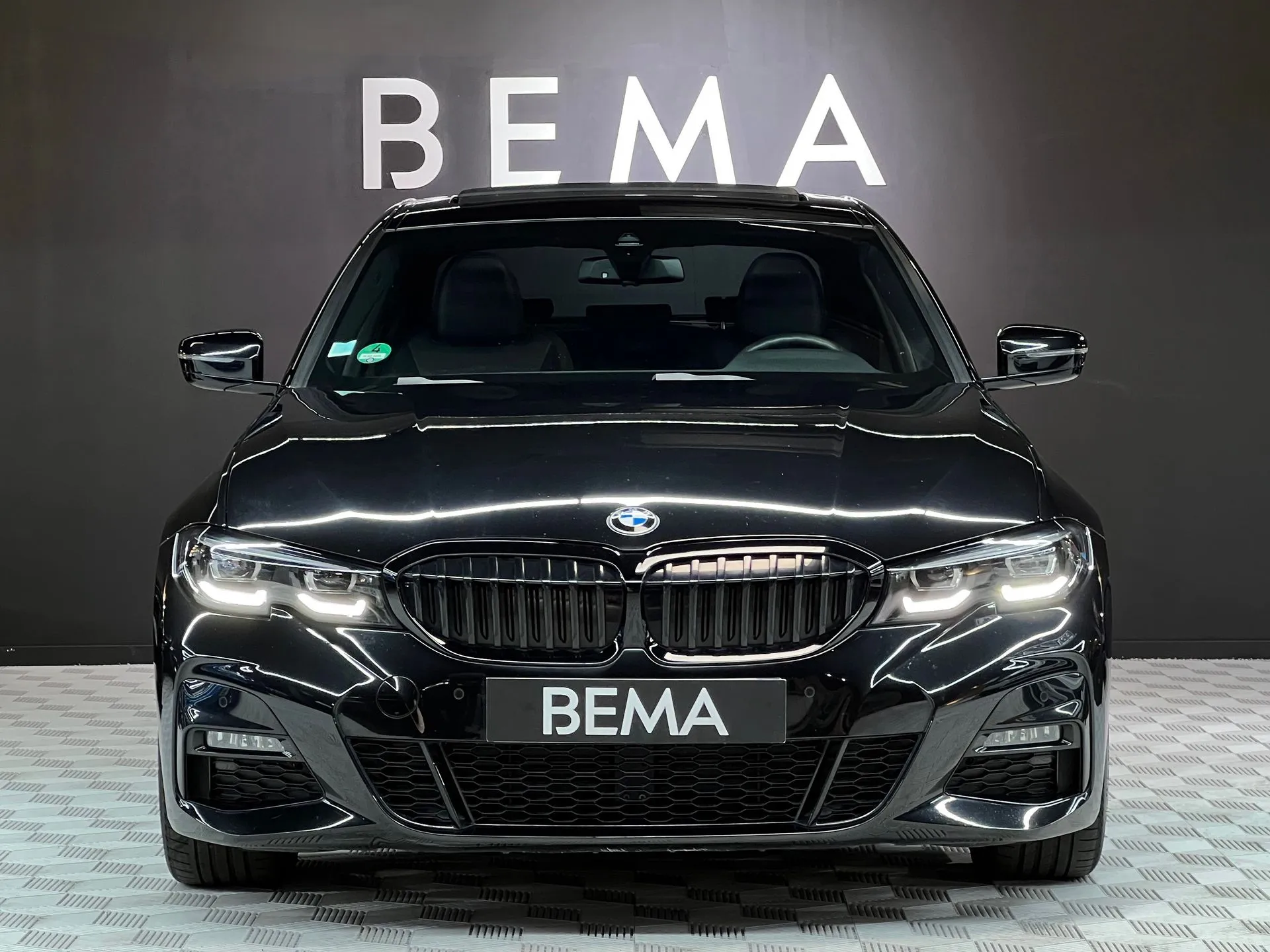 
								BMW 330I PACK M full									