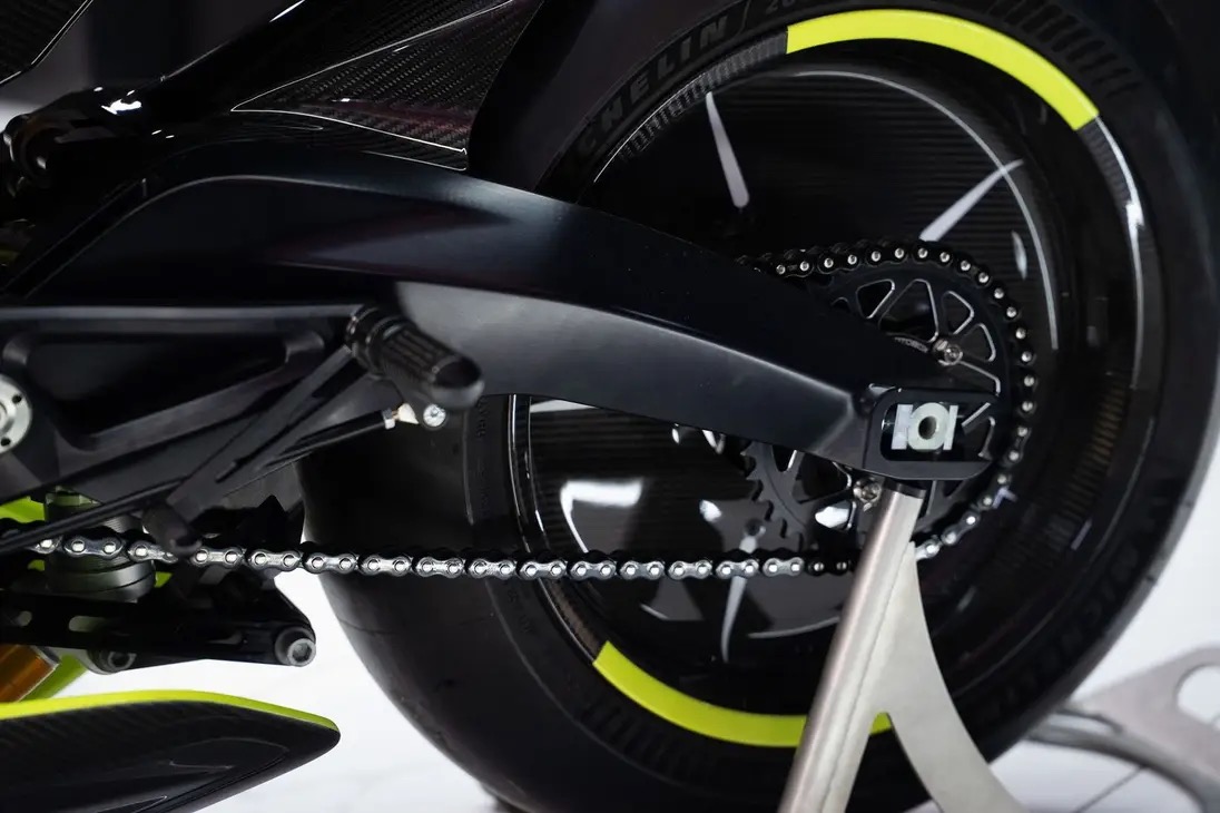 
								AMB-001 PRO BROUGH SUPERIOR full									