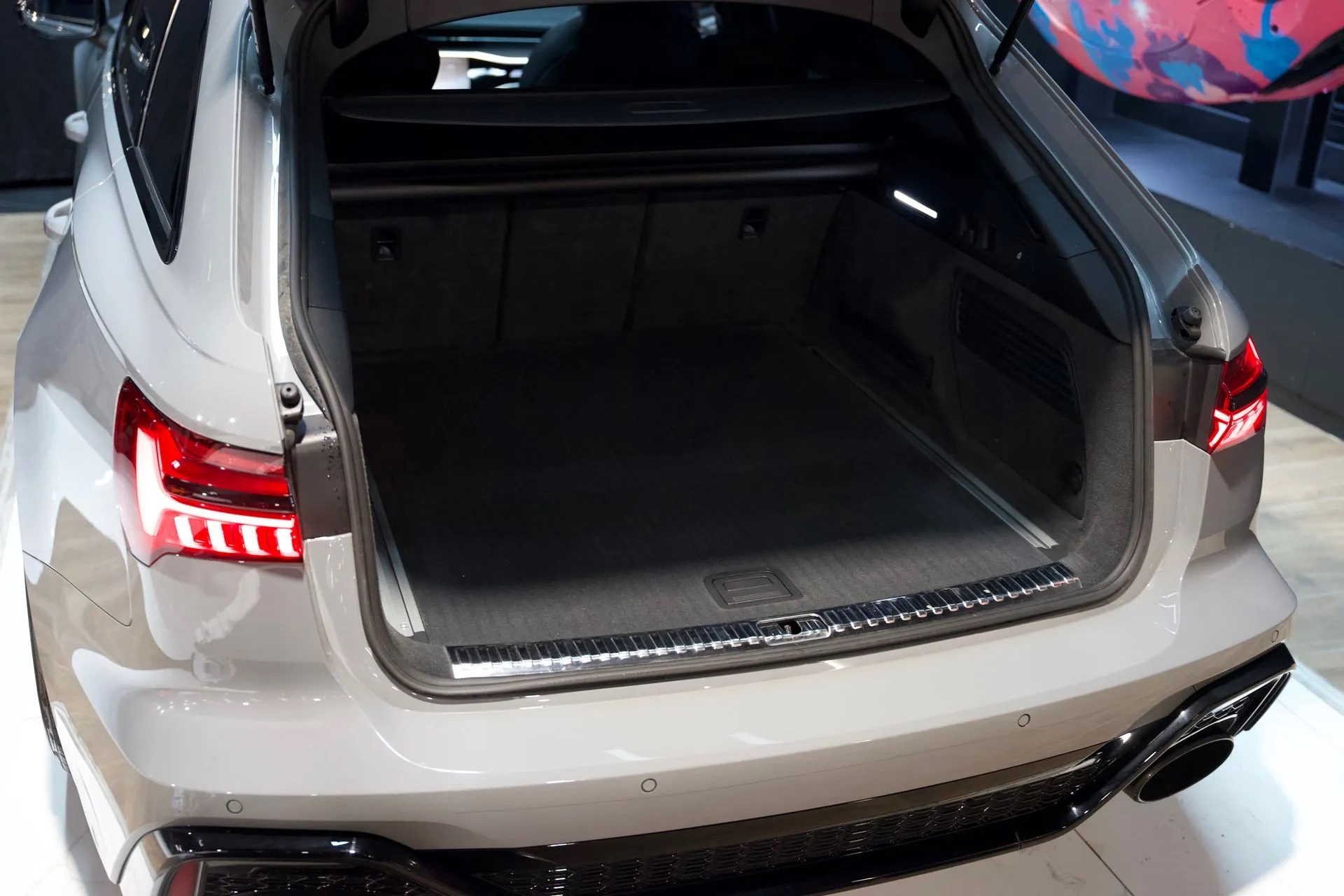 
								RS6 C8 AVANT full									