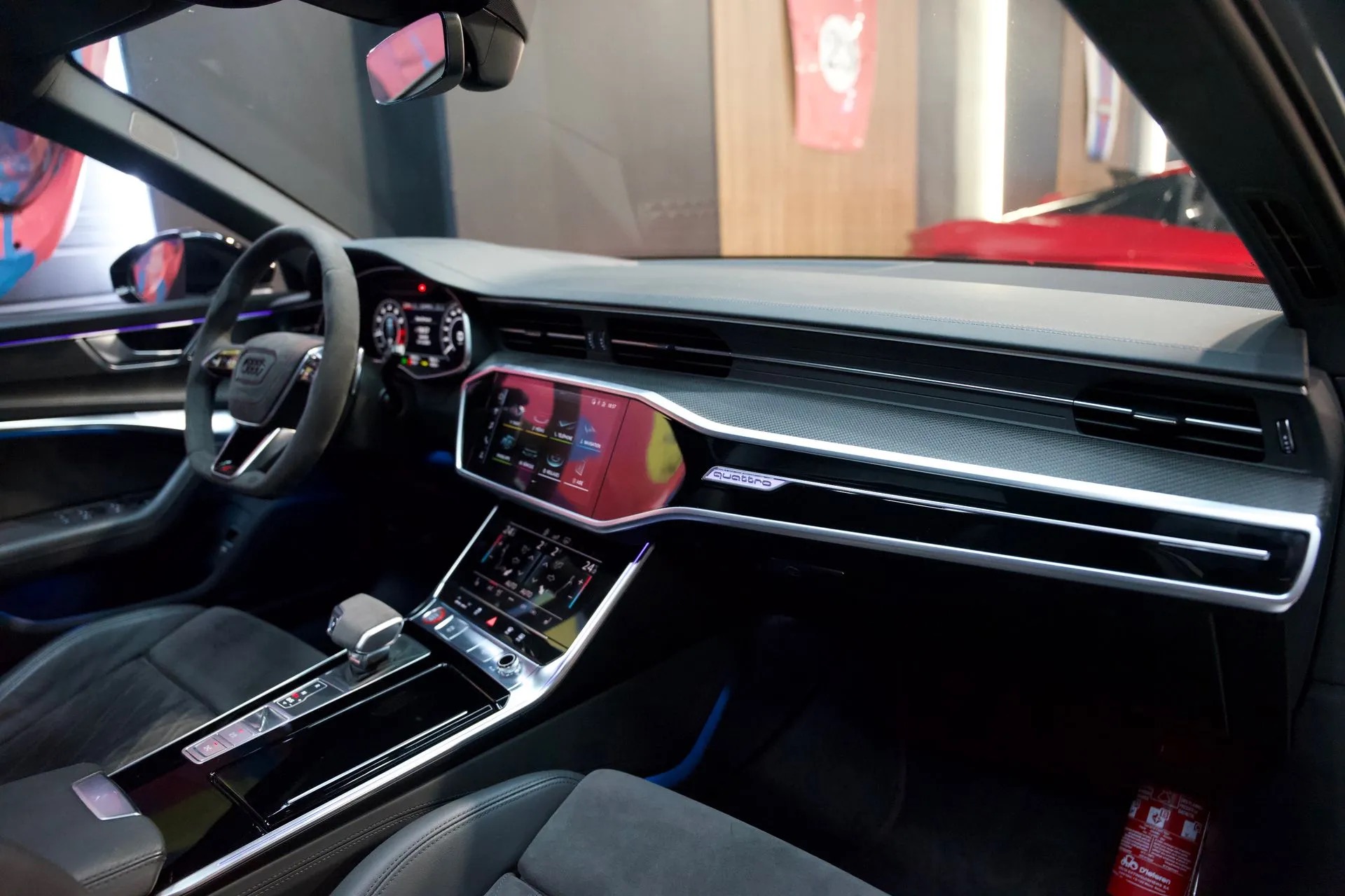 
								RS6 C8 AVANT full									