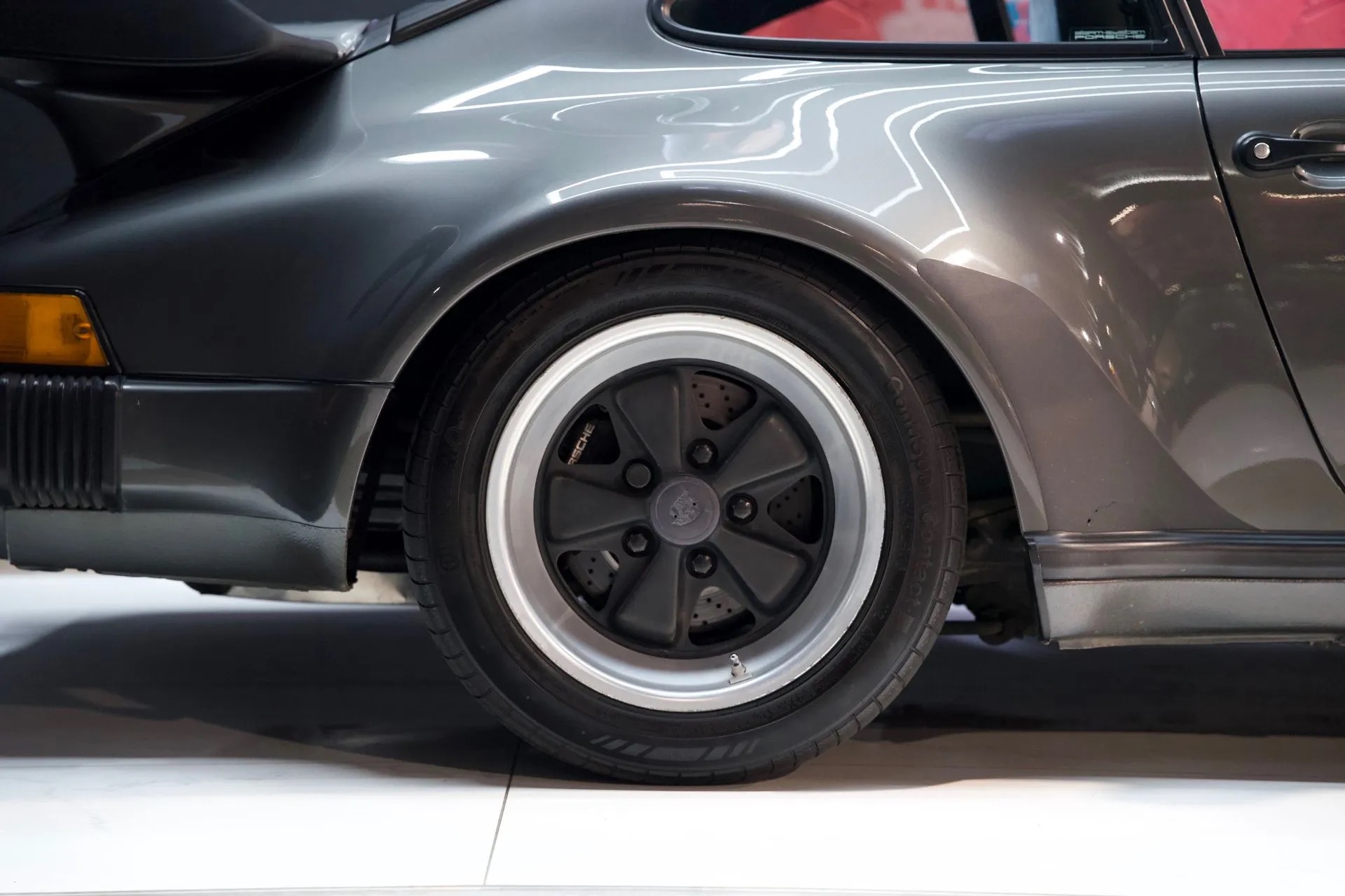
								911 (930) TURBO full									