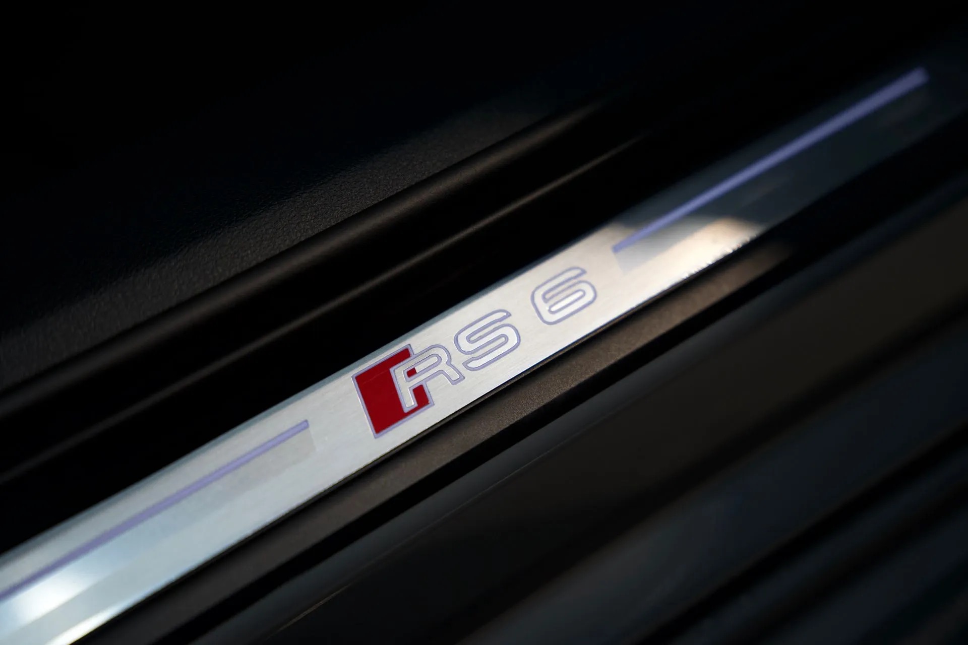 
								RS6 C8 AVANT full									