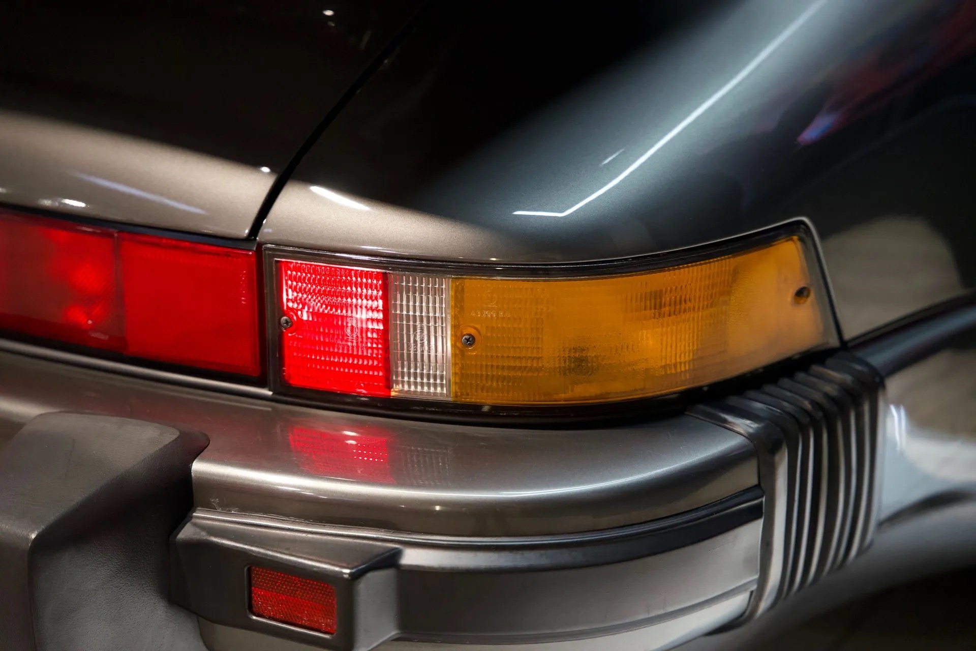 
								911 (930) TURBO full									
