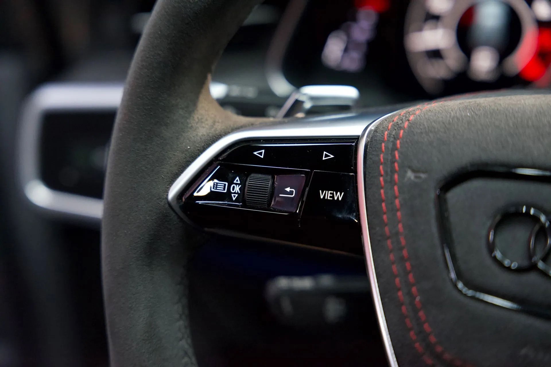 
								RS6 C8 AVANT full									