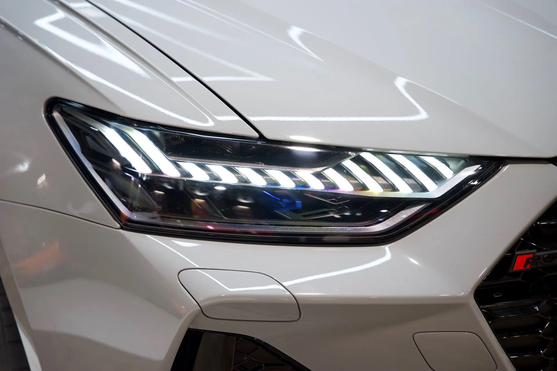 
								RS6 C8 AVANT full									